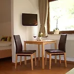 ゲストハウス Gaestehaus Weberskirch 3*