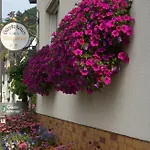 Gaestehaus Weberskirch ゲストハウス