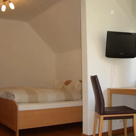 Pensionat Gaestehaus Weberskirch 3*